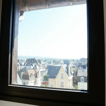 Duplex De Charme Avec Balcon En Plein Centre De Deauville