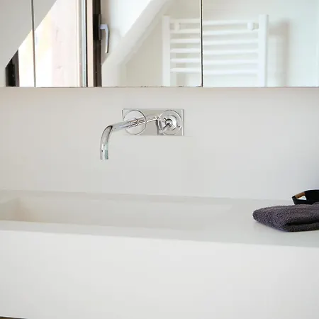 L'exclusif De - Ultra Centre, Balcon & Luxe Moderne Apartment